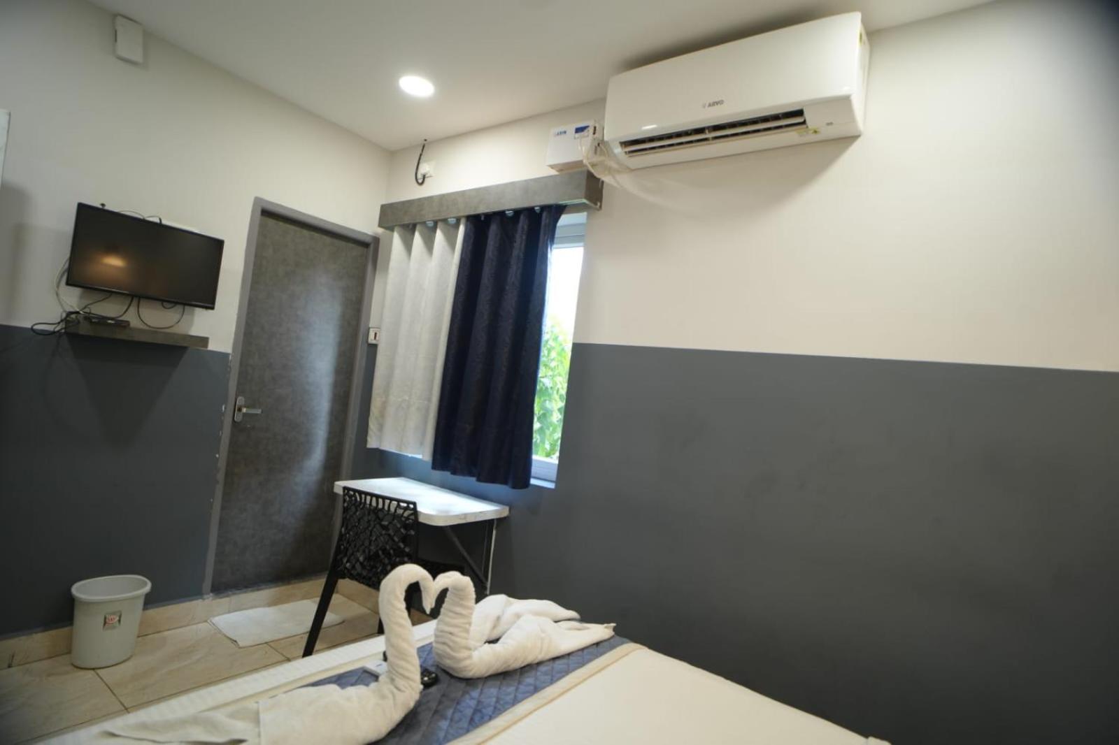 Hotel Raaj Grand Csennai Szoba fotó